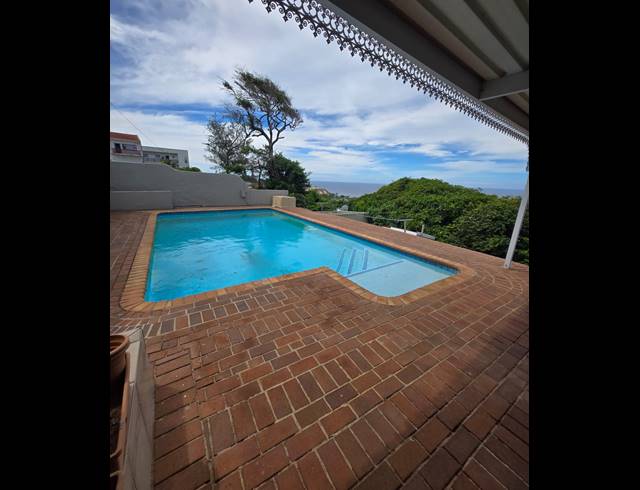 5 BEDROOM HOUSE FOR SALE IN BLUFF